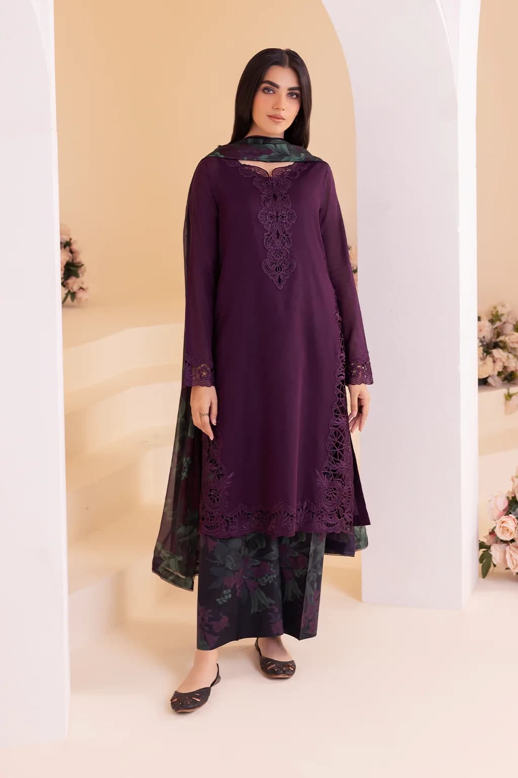 UE-257 Embroidered Lawn Unstitched