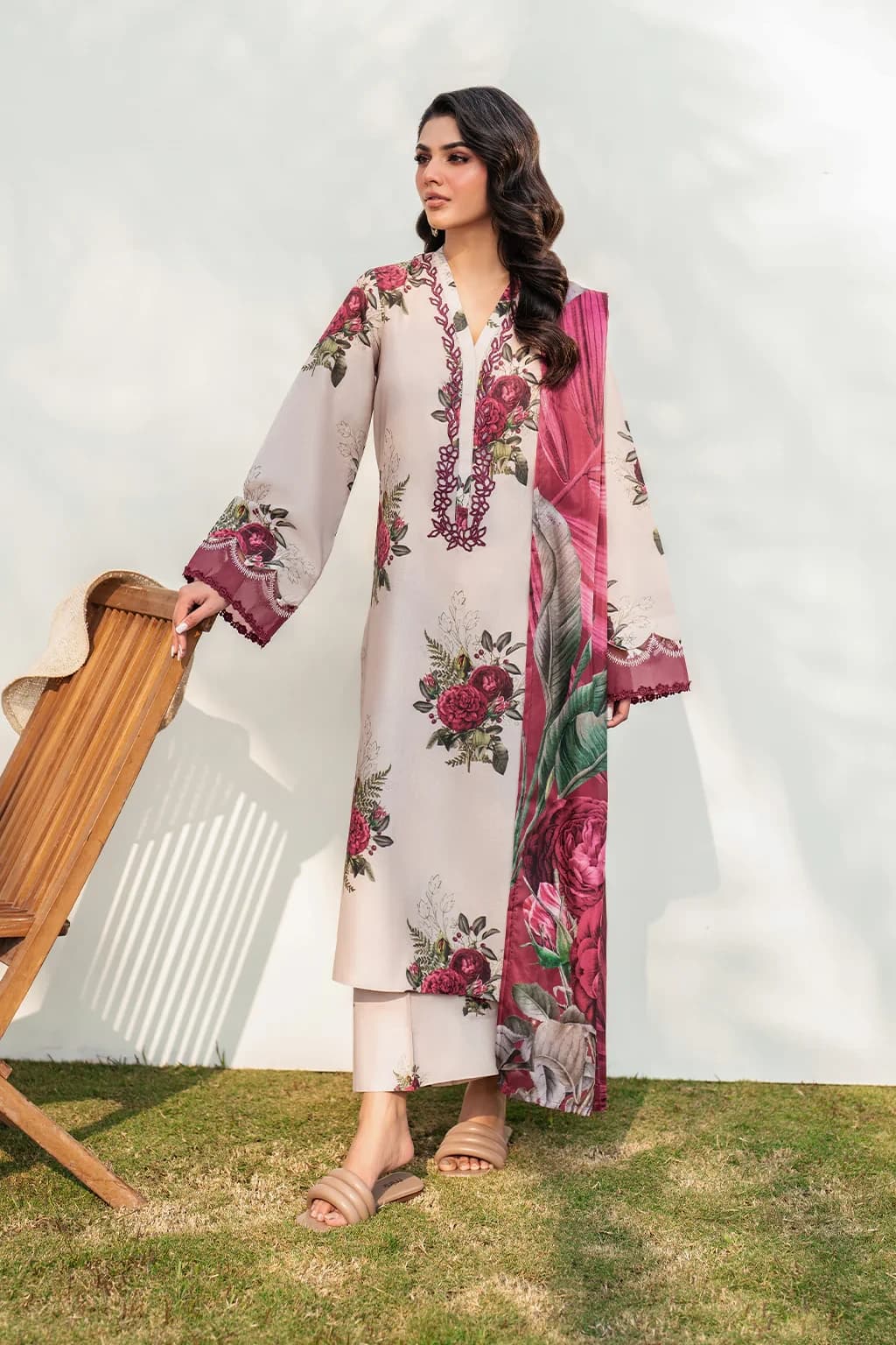 UE-402 Embroidered Lawn Unstitched